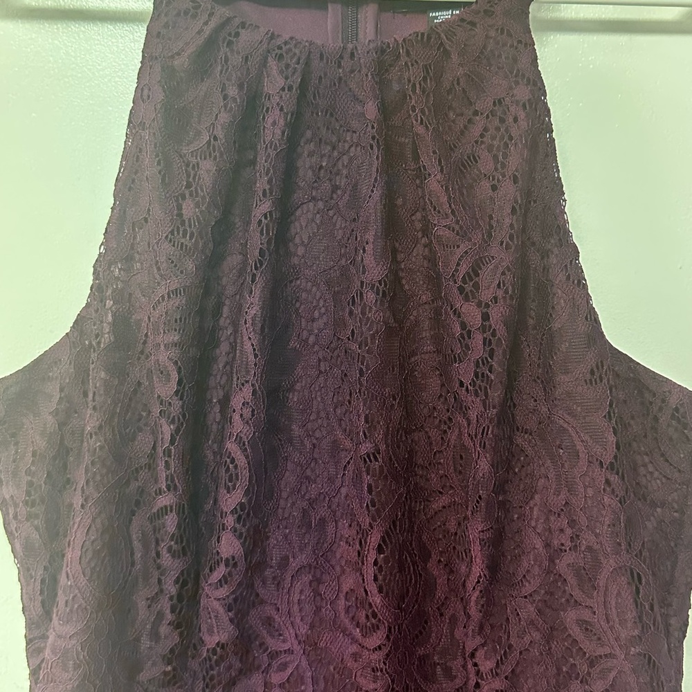 Elegant Burgundy Lace Dress - Picture 2 of 4